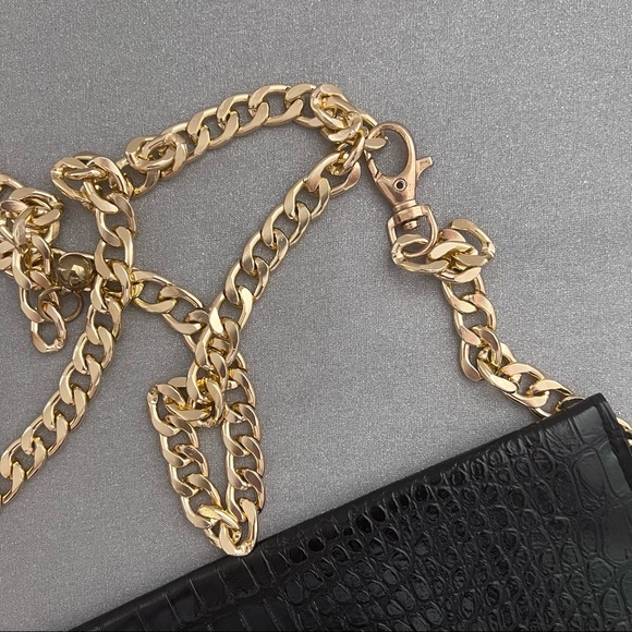 Black shoulder or belt bag/wallet with chain strap - Picture 6 of 9